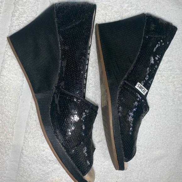 Tom’s Sequined Wedge - Picture 5 of 7